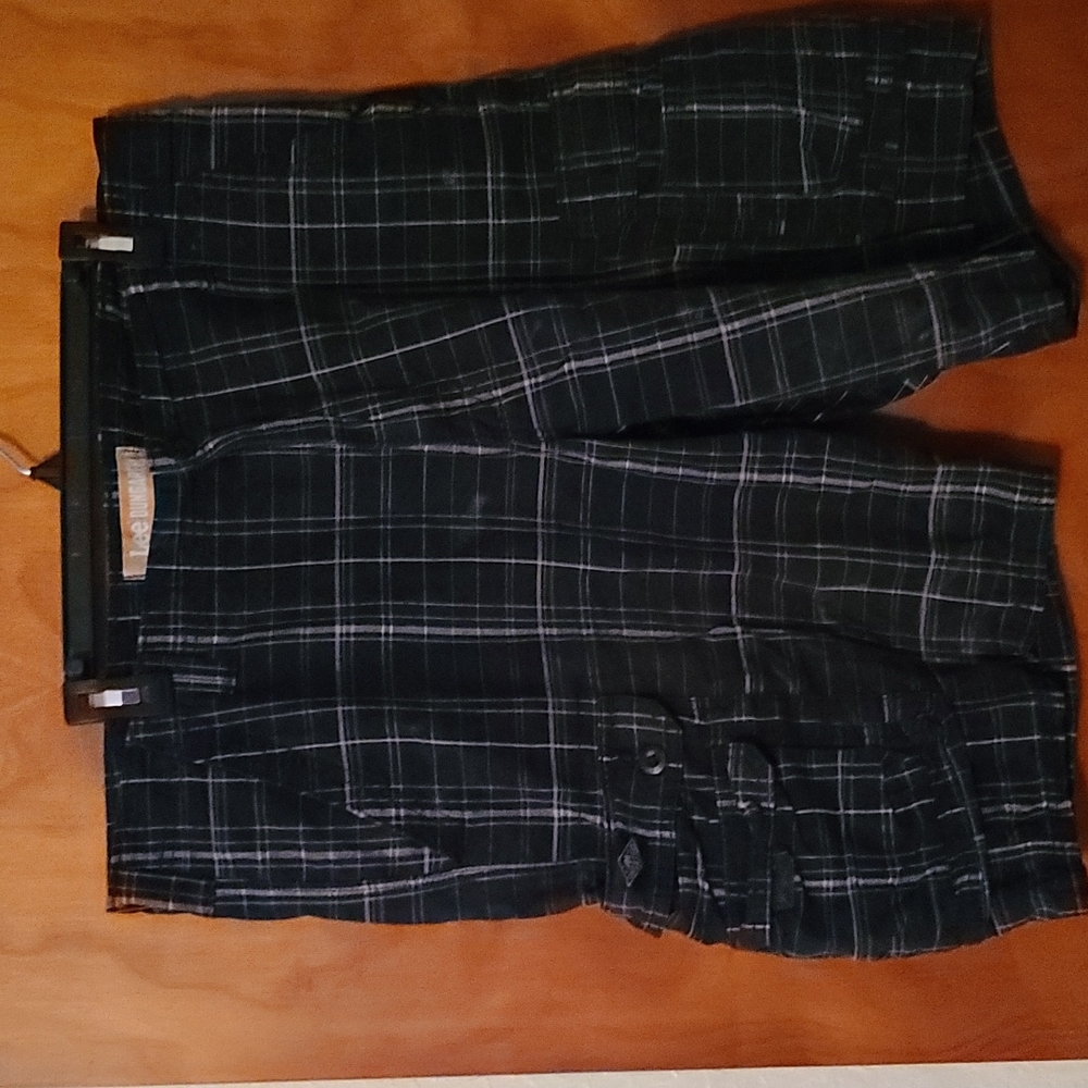 Mens Golf shorts. Black white. Size 38.